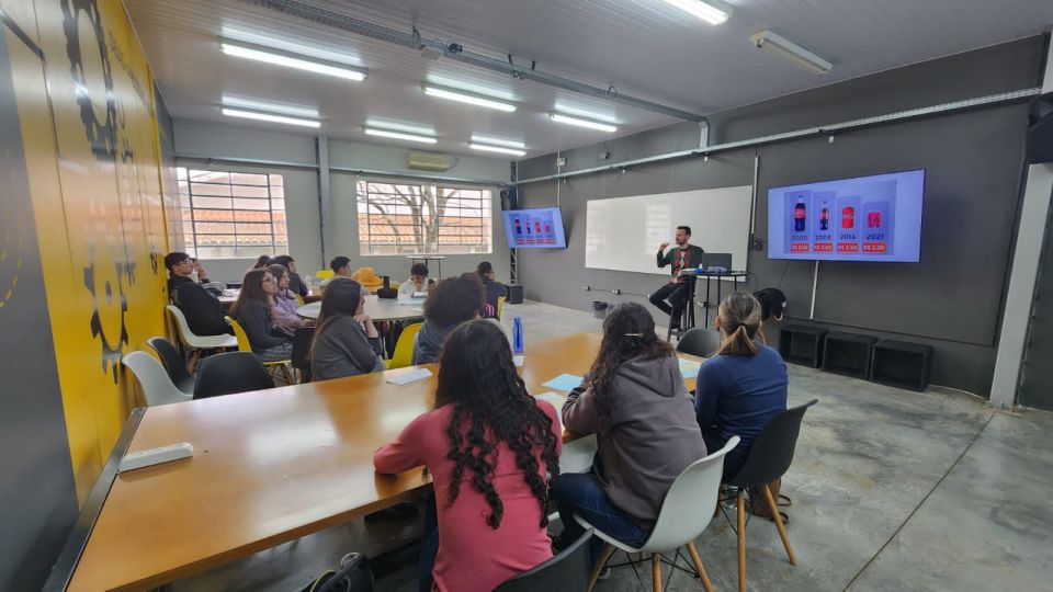 Gustavo Dam - Treinamentos e Palestras de Estratgia e Inovao - 