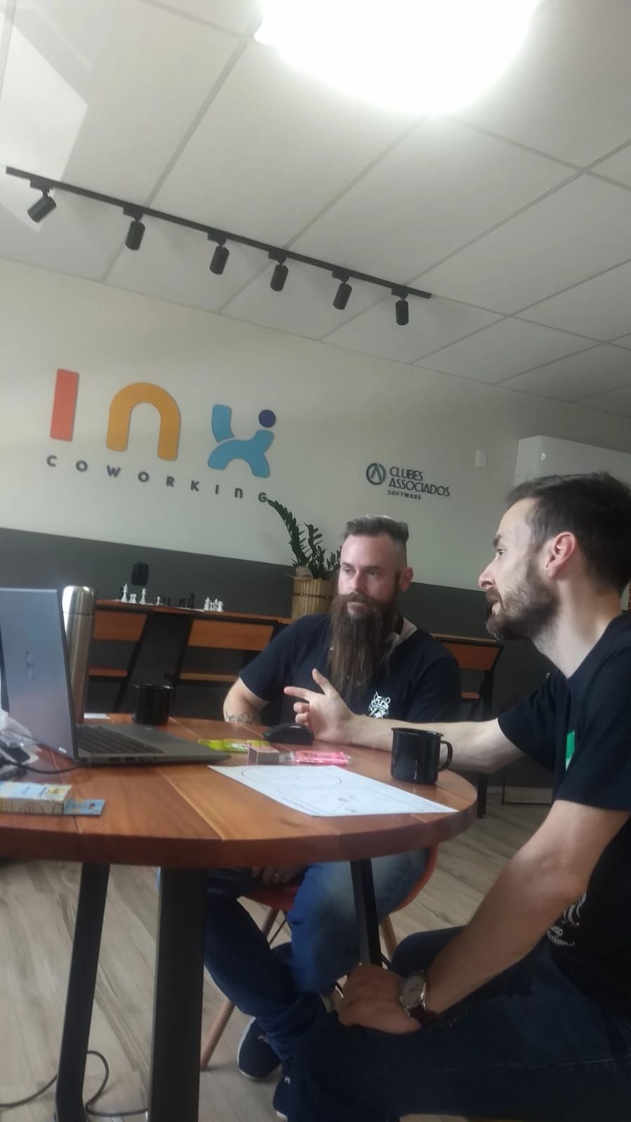 Gustavo Dam - Treinamentos e Palestras de Estratgia e Inovao - Mentoria de empreendedorismo e inovao no Inx Coworking em Xanxer 
